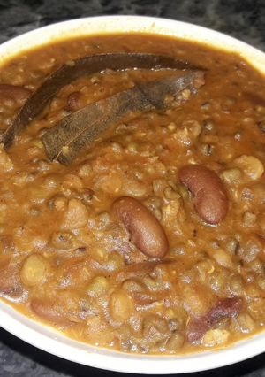 A picture of Dal makhni.