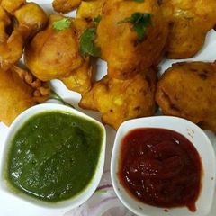 A picture of Paneer ke pakore.