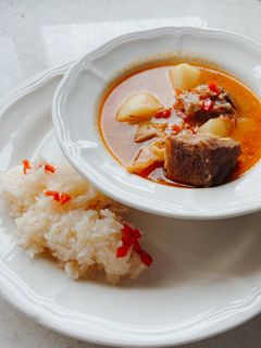 Una foto de Guiso de cerdo y res