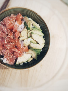 Una foto de Tartar de salmón