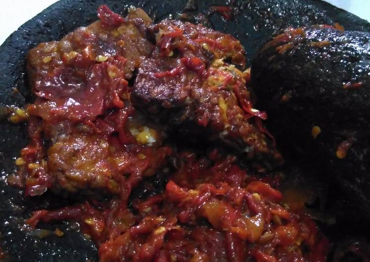 Tempe penyet sambal terasi