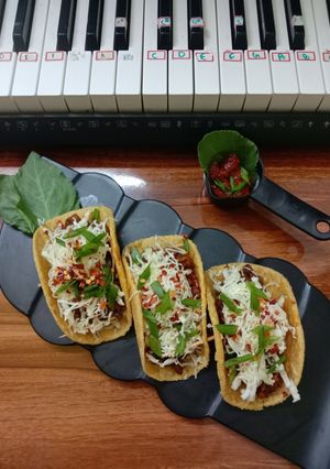 रॉकिन चीज़ी टाकोस (Rocking cheese tacos recipe in Hindi) रेसिपी मुख्य फोटो