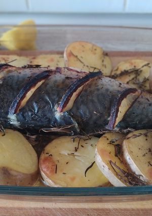 Una foto de Pescado Australian al horno con especias y papas
