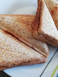 Füstös - májas melegszendvics recept fotója