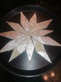 काजू कतली (kaju katli recipe in Hindi) रेसिपी मुख्य फोटो