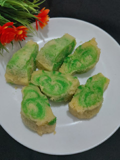 Foto resep Bolu Rainbow Kukus 1 telur