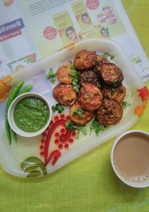 A picture of Veg masala oats balls.