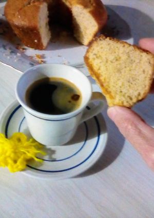 Una foto de Torta de banana y cafecito 🇦🇷(◕દ◕)