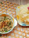 Bánh tráng chiên xúc hến xào
