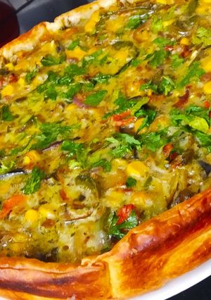 Una foto de Tarta de verduras al wok con base de masa de hojaldre
