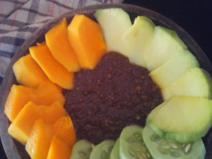 Langkah Mudah untuk Membuat Resep Rujak Petis Madura yang Uenak Anti Ribet, Bisa Manjain Lidah