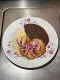 *Lomo de Cerdo Asado con Acompañamientos Clásicos*