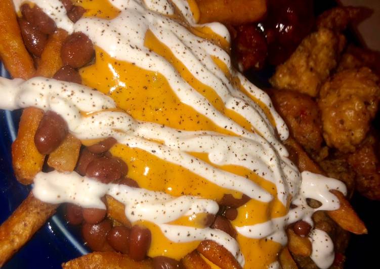 Easy chili cheese fries �?�