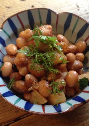 A picture of Beans with Fresh Tomato and Herbs.