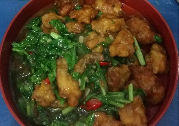 Ayam gortepdas + sawi saus tiram