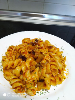 Una foto de Pasta con berenjenas a la Siciliana😋