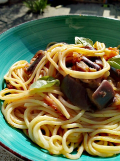 Una foto de Spaghetti a la norma (de Jamie Oliver)