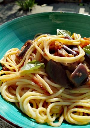 Una foto de Spaghetti a la norma (de Jamie Oliver)