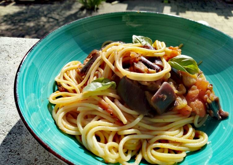 Spaghetti a la norma (de Jamie Oliver) Receta de Cook_and_Jud Cookpad