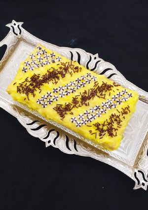 عکسی از دستور کیک یخچالی زعفرانی