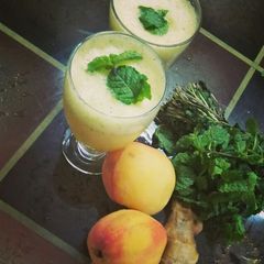 A picture of Ginger Peach soda.