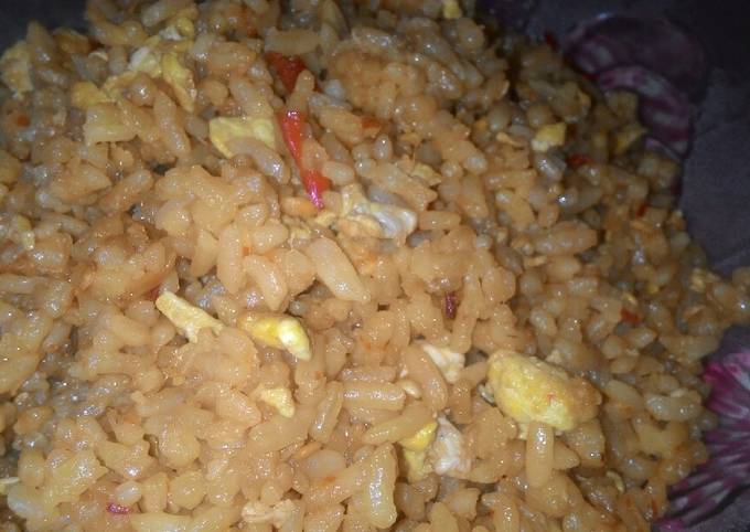 Resep Nasi goreng rumahan oleh Siti Fatimah - Cookpad