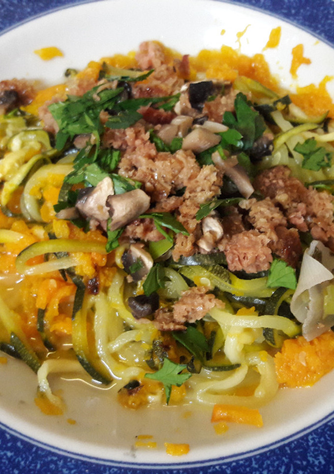 Una foto de 🇹🇭"Pad tai tailandés" bajo en grasa, sin gluten y vegano 🍝