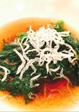 Hình của món Rau luộc ohitashi.
