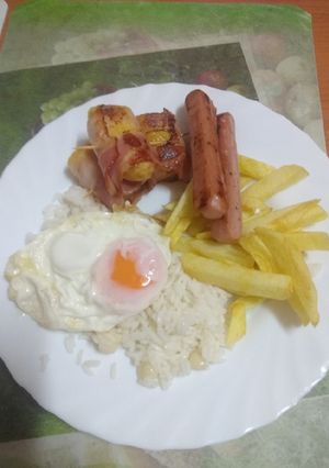 Foto principal de Arroz a la cubana para estudiantes