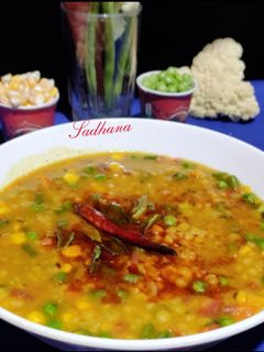 মিক্স সব্জী দিয়ে মটর ডাল (mix sabji diye matar dal recipe in Bengali) রেসিপির প্রধান ছবি