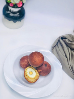 A picture of Nigerian egg rolls.