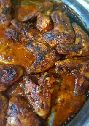 صورة لوصفة اجنحة دجاج مشوية في الفرن بتتبيلة سحرية 🍗