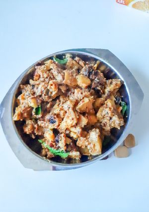 A picture of Raw Plantain Tamarind Curry.