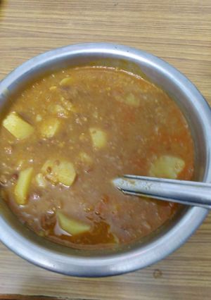 A picture of Aloo mangodi.