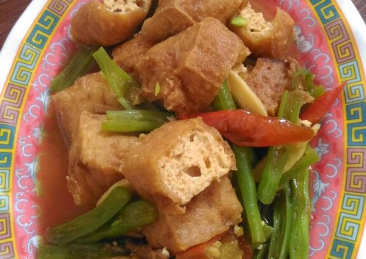 Bagaimana Menyiapkan Tahu pong feat buncis oseng kecap pedas, Enak Banget