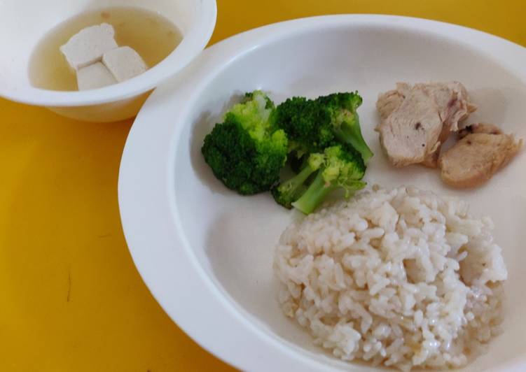 Cara Menyiapkan Nasi Ayam Hainan Sederhana (Presto) Enak dan Antiribet