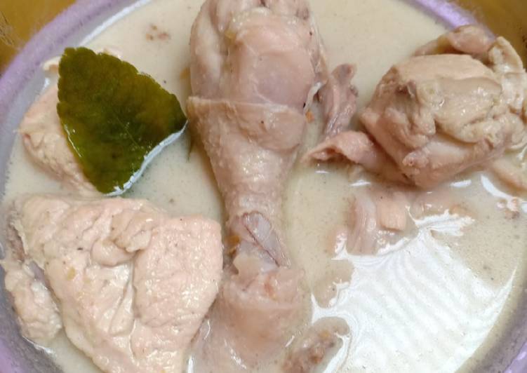 Langkah Mudah untuk Menyiapkan Opor ayam putih, Lezat Sekali