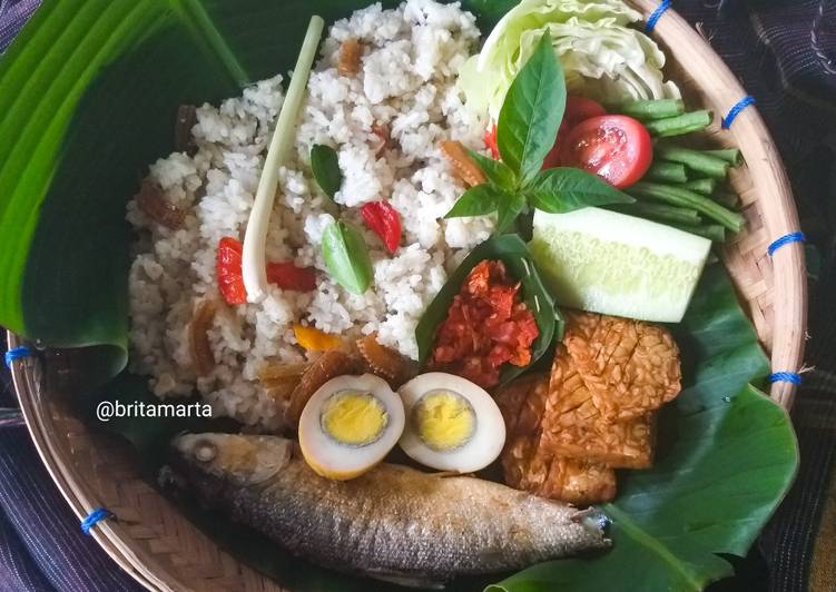 Bagaimana Menyiapkan Nasi Liwet Sunda #Pekan_Sunda yang Sempurna