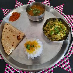 A picture of Brinjal bharit (Maharashtrian thali).