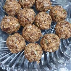 A picture of Healthy sweetened balls.