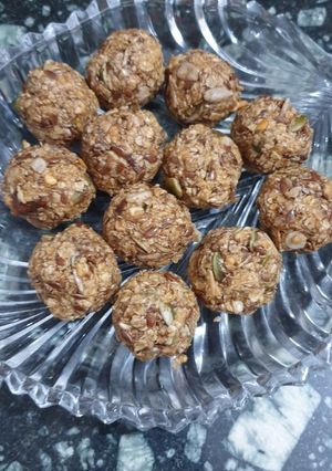 A picture of Healthy sweetened balls.