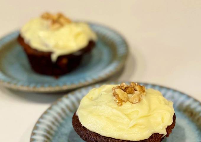 Light and soft carrot cake muffins