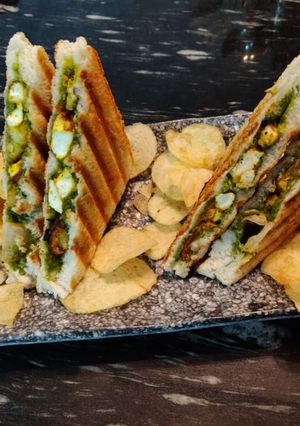 A picture of Barbeque paneer grilled sandwitch.