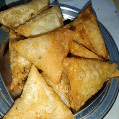 A picture of Mini Crispy Samosay.