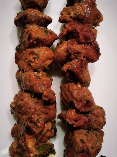 Una foto de Pinchos morunos