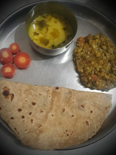 मोड आलेल्या मुगाची उसळ (mod aaleya mugachi usal recipe in marathi) रेसिपी चे मुख्य फोटो