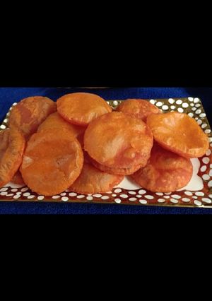 A picture of Tomato Poori.