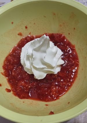 Kislányom első saját receptje, az "unikornis málnahab" recept fotója
