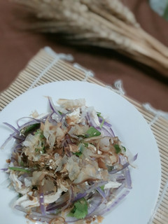 和風洋蔥雞肉沙拉 的食譜成品照片