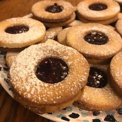A picture of Butter almond cookies.